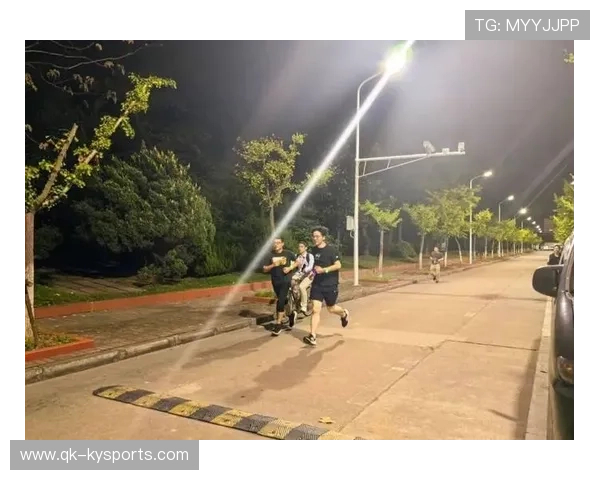 城市夜跑拍摄体验，留下运动与光影的结合之美，城市夜跑说说